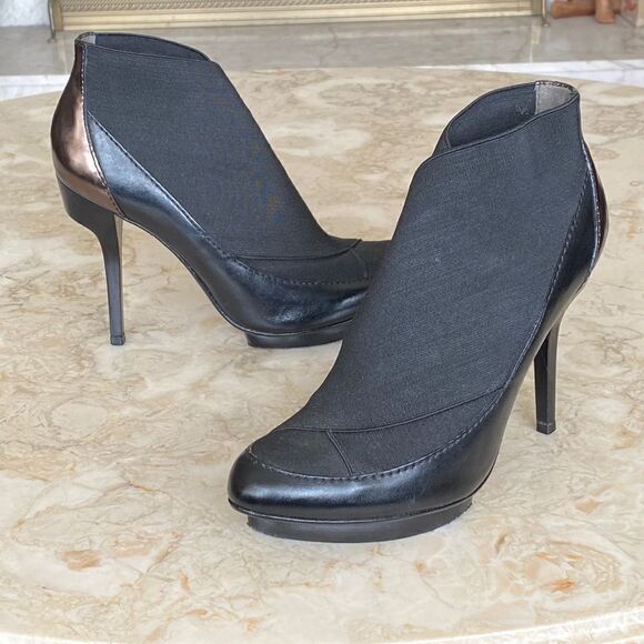 BCBG MaxAzria Platform Stiletto Heel Ankle Booties - Picture 1 of 12